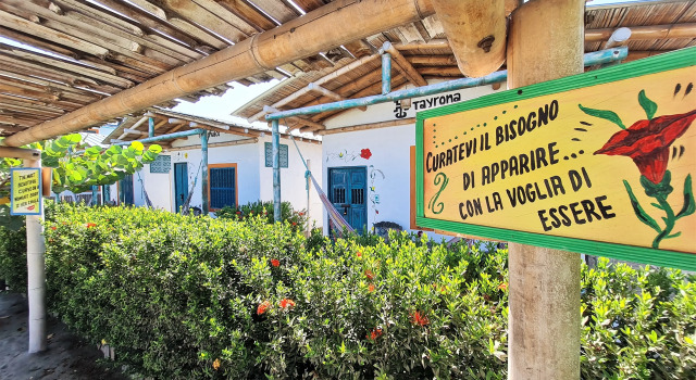 Chevere Beach Hotel Frente Al Mar Bed&Breakfast, Book Hotel Hotels in Cienaga with Parking, Parking