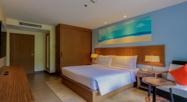 Двухместный люкс с балконом Holiday Inn Resort Phuket Surin Beach by IHG