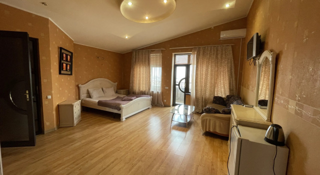 Двухместный люкс с балконом Ivy Boutique Hotel