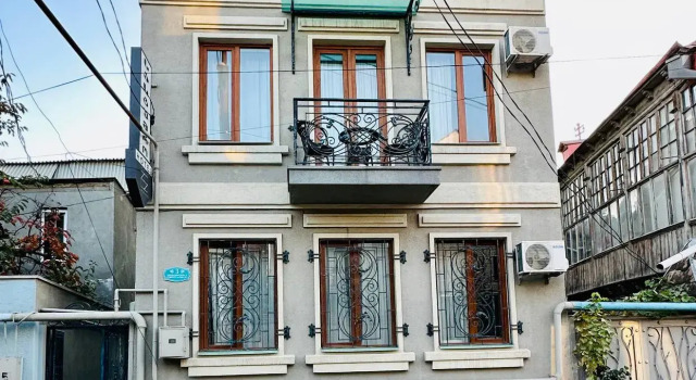 Отель Four Brothers