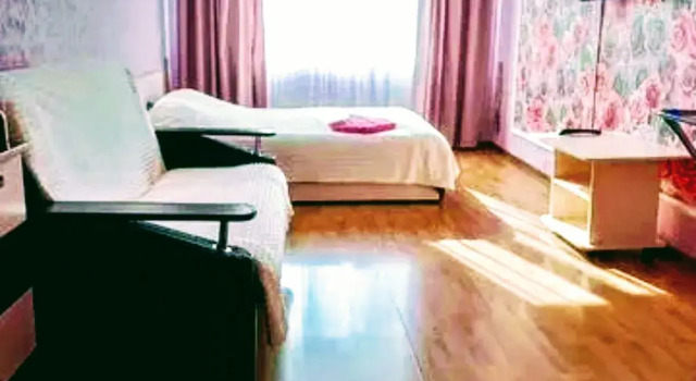 Na Prospekte Karla Marksa 208 Flat, Boek Appartement Hotels in Magnitogorsk met parkeren, Parkeren