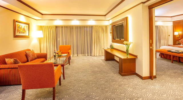 Kampala Serena Hotel, Book Hotel Kampala Uganda, near Independence Monument