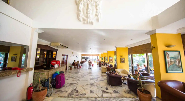 Отель Tuntas Beach Altinkum