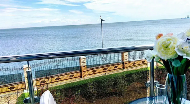 Апартаменты 40 м² на Первой Линии Моря