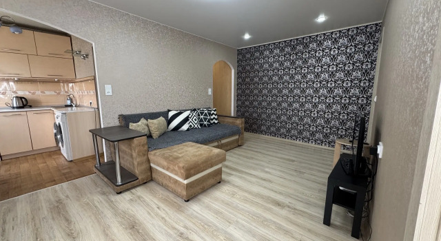 Bolshaya trekhkomnatnaya kvartira Flat, Book Apartment Izhevsk Udmurtia
