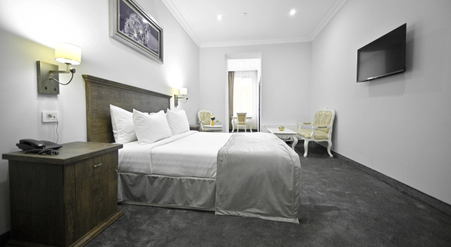 Двухместный номер Deluxe Address Hotel Yerevan by Imperial