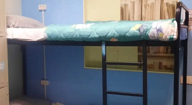 Кровать в общем номере (женский номер) с видом на город Хостел LikeHomeHostel