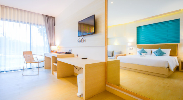 Номер Deluxe с балконом и с красивым видом из окна Crystal Wild Resort Panwa Phuket