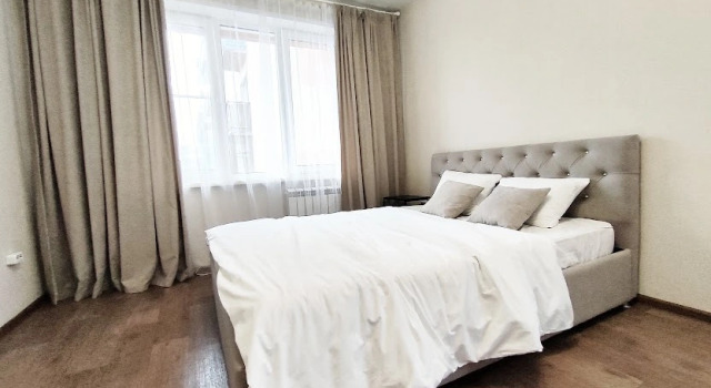 Квартира 1-к., 34 м², 2/5 этаж, Забронировать Апартаменты/квартира Отели Центрального района - Кемерово с парковкой, Парковка