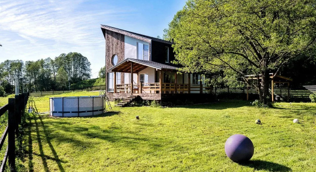 Коттедж с 5 комнатами с красивым видом из окна Частный Дом на Реке Green Place House