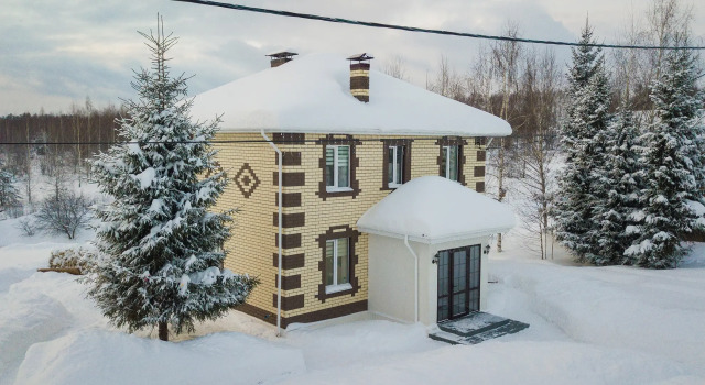 Коттедж с балконом и с красивым видом из окна Гостевой дом HomeHotel