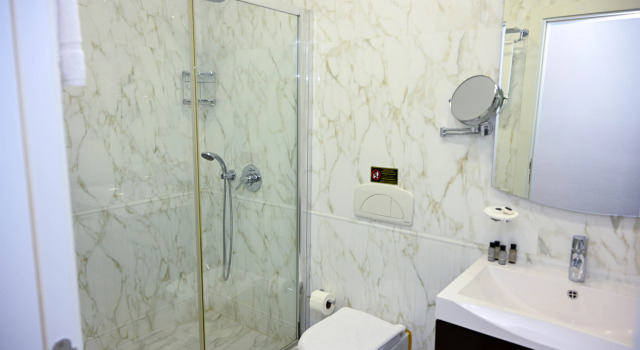 Camera Comfort Arena Hotel Sheki