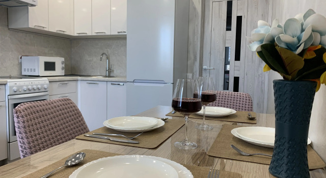 Yevrodvukhkomnatnaya v tsentre goroda 50 Let Oktyabrya Flat, Rezervovat Apartmán Hotely v Amurská s parkováním, Parkování