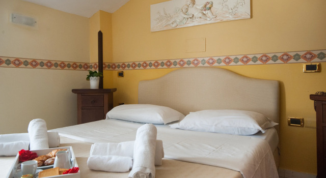 Franco Giaquinto Hotel, Buchen Sie Hotel Casertavecchia Kampanien