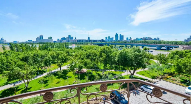 Двухместный номер Standard с балконом The One Astana