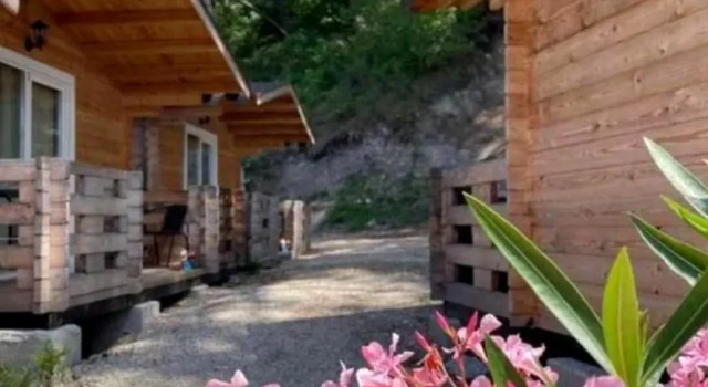 Domiki Na Beregu Morya Recreation center, Reserva ahora Base turística Bagripsh. Gagra District, cerca de Solnechny Resort Beach