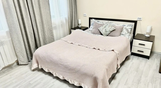 Studiya V romanticheskom Stile v Tcentre u 2 Vokzalov Flat, Prenota Appartamento Hotel a Leninsky district con parcheggio, Parcheggio