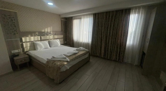 Двухместный номер Classic с балконом Raimond Hotel