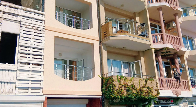 Aluston, Rezervovat Hostel Utes 