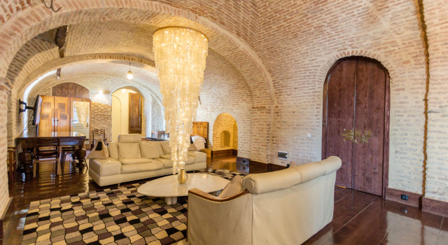Четырёхместный номер Armory с красивым видом из окна Castle in Old Town