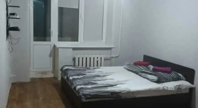 Trekhkomnatnye Bolshevistskaya 3 Apartments, Prenota Appartamento Hotel a Central Russia con parcheggio, Parcheggio