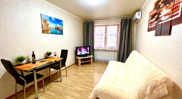 Na 13 Etazhe V Zhk Sovremennik Apartments, Prenota Appartamento Hotel a Samara con parcheggio, Parcheggio