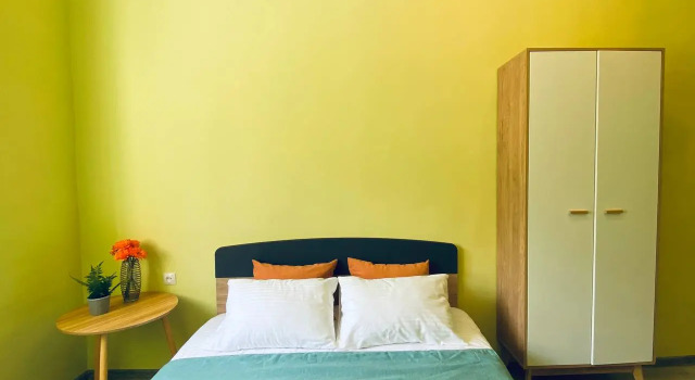 Четырёхместная студия Comfort Дуплекс Апартаменты Room-Room Хользунова 39