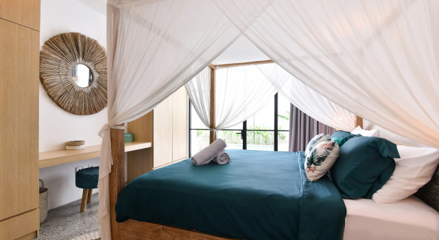 Вилла с балконом Villa Verde close to Finns Beach Club