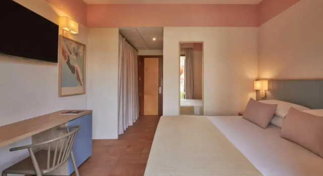 Superior- dobbelt værelse med altan Serenusa Resort