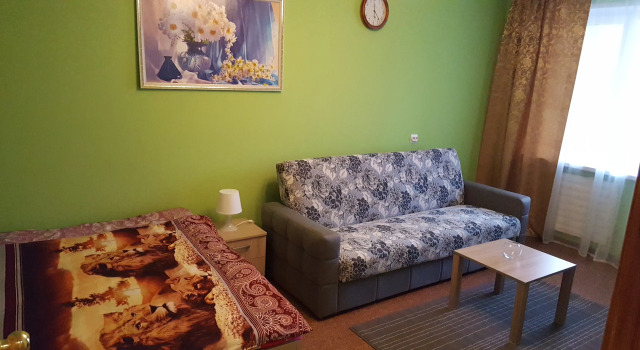 Na Kommunalnoy 45 Flat, Rezerwuj Apartament Hotele w Obwód pskowski z parkingiem, Parking
