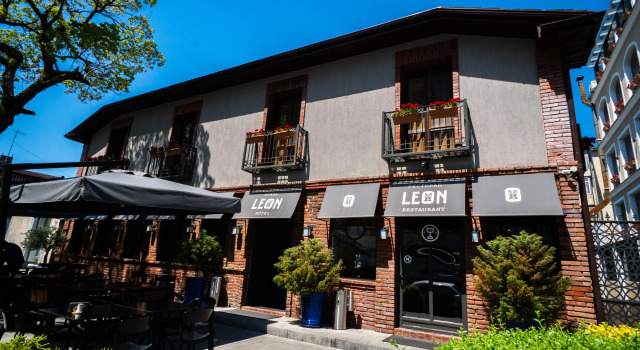 Отель Leon Boutique Hotel 4