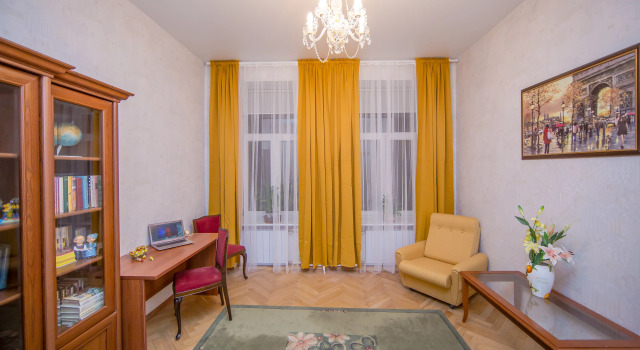 Апартаменты St. Isaak's 4 bedroom & 3 bathroom, Забронировать Апартаменты/квартира Апартаменты Санкт-Петербурга, рядом с Российский государственный педагогический университет им. А. И. Герцена, Апартаменты/квартира