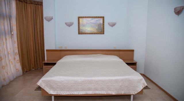 Двухместный номер (коттедж) Стандарт плюс с балконом Курортный отель Ателика Сокол