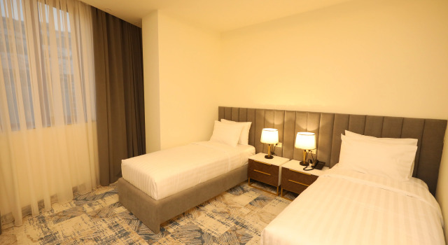 Deluxe Dvoulůžkový s manželskou postelí Apartmá 1 ložnice a výhledem na bazén Venice Complex Hotel