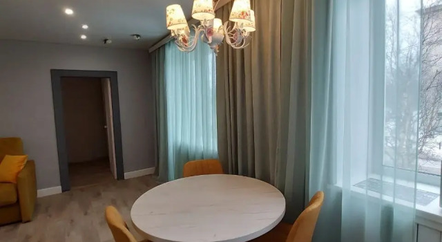 TroeSutokApart Komsomolskaya 50/3 Flat, Buchen Sie Ferienwohnung Montschegorsk Oblast Murmansk