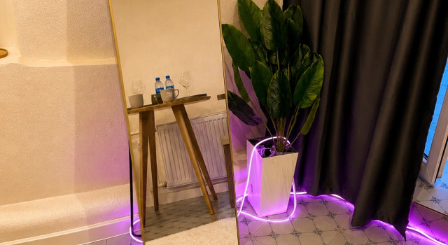 Roomstay Griboyedova 105 Secret Patio Apartments, Book Lejlighed Sankt Petersborg Rusland