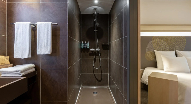 Двухместный номер Представительский с 2 комнатами с видом в атриум Отель Novotel Москва Сити