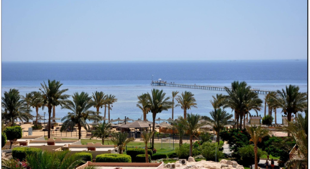 Отель Blend Elphistone Resort