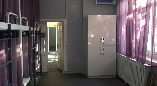Кровать в общем номере Хостел Ibsa