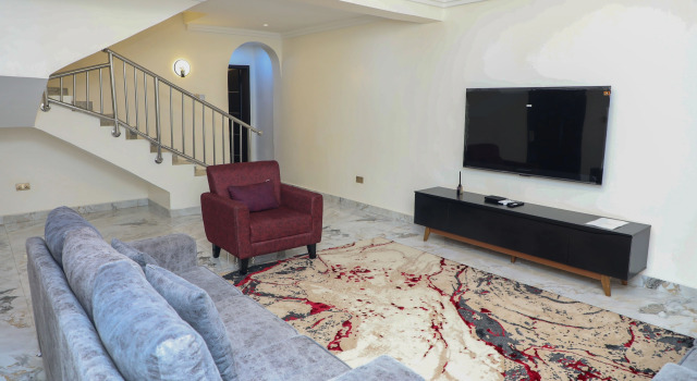 ED Havilah Suite Apart-hotel, Book Condo Hotel Hotels in Bwari with a Pool, Swimming Pool