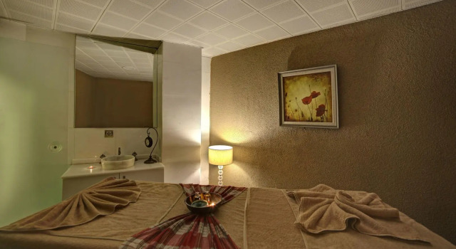 White Monarch Hotel