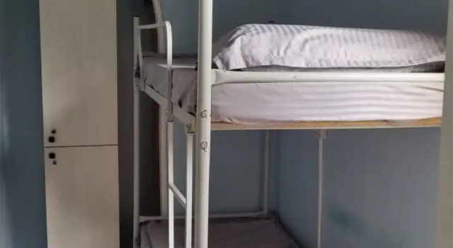 Bett im Wohnheim mit Gartenblick City Nadezda Hostel
