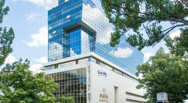 Отель BRISTOL Central Park Hotel 4*