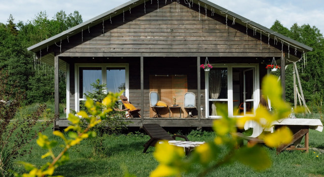 Chalet s Kaminom, Reserva ahora Chalet de montaña Cabañas en San Petersburgo, Cabaña