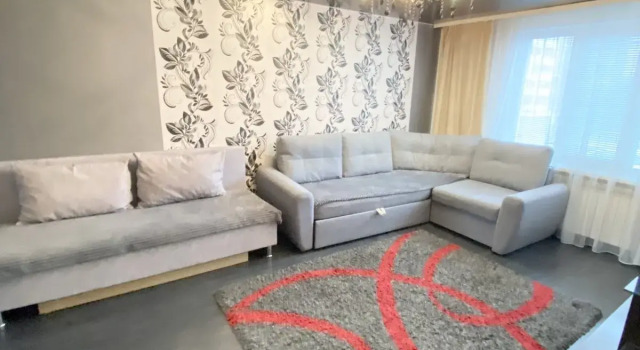 Bolshaya 3kh komnatnay kvartira v Izhevske Flat, Prenota Appartamento Hotel a Udmurtia con parcheggio, Parcheggio