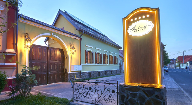 Resort Ambient