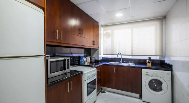 Четырёхместный люкс с 2 комнатами Golden Sands Hotel & Residences