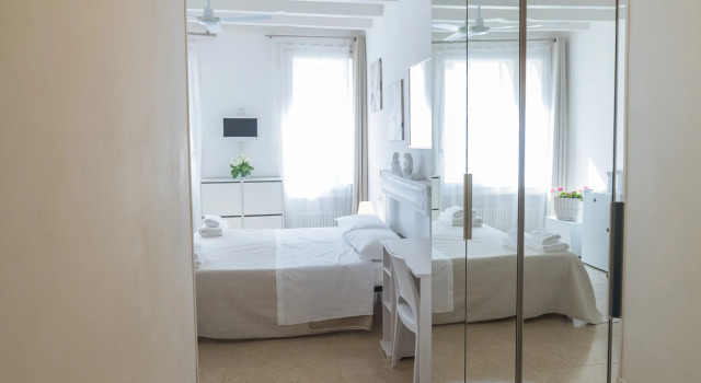 Двухместный номер Standard с видом на город Мини-отель Academia Residence