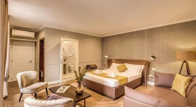 Полулюкс Charme Spagna Boutique Hotel