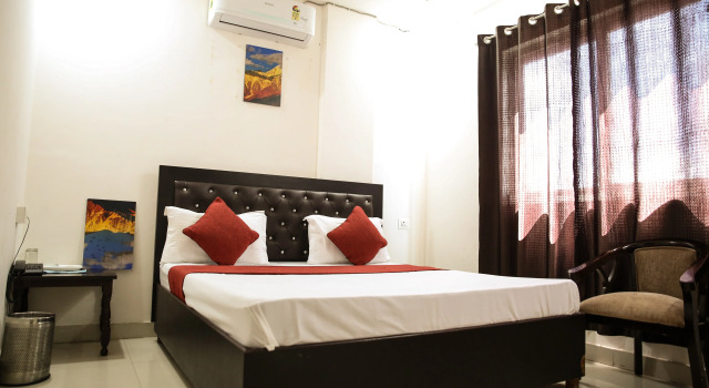Номер Deluxe HOTEL SATYA
